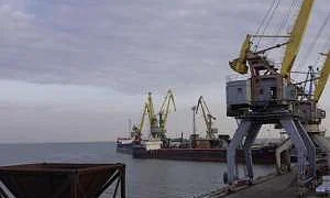 Дроны атаковали танкер с метанолом в Таганрогском заливе, погиб матрос