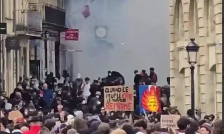 Более 270 человек задержаны во Франции на фоне масштабных протестов