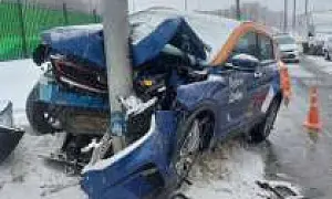 Подростки в Новой Москве обманом взяли каршеринг и разбили его об столб (ВИДЕО)