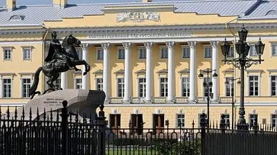 кс оценит законность запрета покидать дома во время пандемии  - Сайт Газеты «Совершенно Секретно»