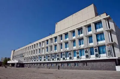 в севастополе администрация дк выгнала на улицу детей, попытавшихся укрыться во время воздушной тревоги (видео) - Сайт Газеты «Совершенно Секретно»