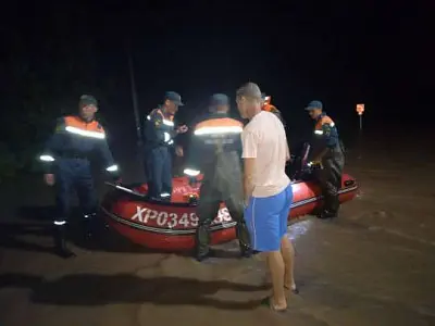 супертайфун «хиннамнор» протащил остановку по улице холмска на сахалине (видео) - Сайт Газеты «Совершенно Секретно»