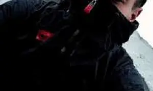 В Курганской области 22-летний парень облил бензином двух школьников и поджог их