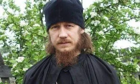 Иеромонаха-раскольника арестовали на Урале за «респект» в соцсетях