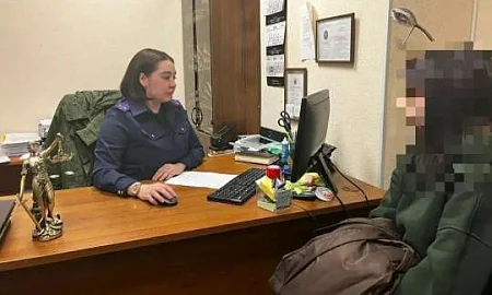 В пригороде Петербурга задержали жительницу, выложившую фото кулича и секс-игрушки