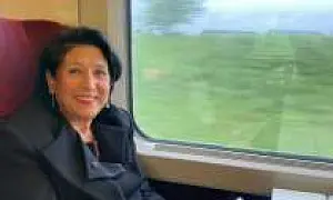 В парламенте Грузии начали процедуру импичмента из-за поездки президента в Европу