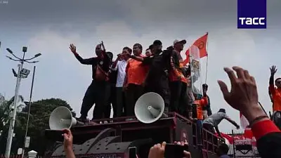 в индонезии происходят столкновения между гражданами и полицией из-за нового закона - Сайт Газеты «Совершенно Секретно»