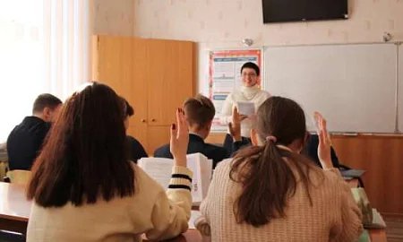 Школьников Липецка отправили на удалёнку на два дня из-за «возможных провокаций»