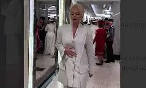 Долина хотела ещё пару месяцев пожить в квартире, но Лурье не согласилась