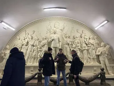 у пассажиров московского метро теперь могут выборочно досматривать телефоны - Сайт Газеты «Совершенно Секретно»