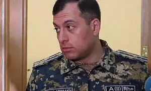 Суд в Петербурге объявил в розыск сбежавшего с заседания экс-чиновника Авакяна