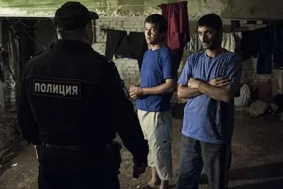 полицейский занимался подлогом, чтобы помогать мигрантам - Сайт Газеты «Совершенно Секретно»