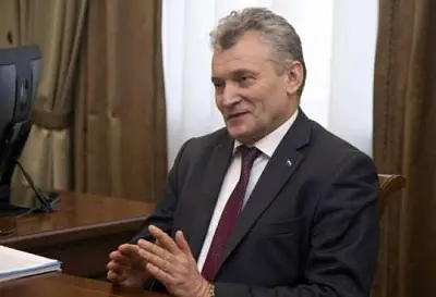 житель енисейска, недовольный работой властей, избил мэра во время приёма - Сайт Газеты «Совершенно Секретно»