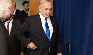 Нетаньяху, обвиняемый по нескольким коррупционным делам, попросил президента Израиля о помиловании
