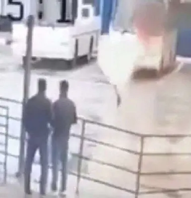 в рязани мужчина заявил, что не хочет участвовать в сво и поджёг себя (видео) - Сайт Газеты «Совершенно Секретно»