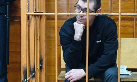 Экс-редактора «Ура ру» Дениса Аллаярова приговорили к 5 годам колонии по делу о взятке своему дяде