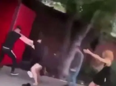 в москве парни подрались с толпой трансвеститов (видео) - Сайт Газеты «Совершенно Секретно»