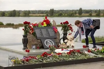 памятные мероприятия к годовщине трагедии с «локомотивом» проходят в ярославле - Сайт Газеты «Совершенно Секретно»