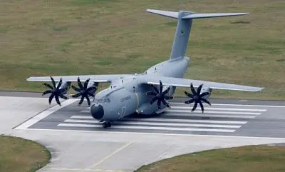 ливийский транспортный самолет с неизвестным грузом на борту приземлился в баку  - Сайт Газеты «Совершенно Секретно»