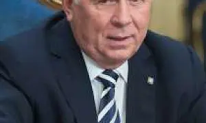 Глава Ростеха Чемезов анонсировал запуск производства обновленной модели автомата АК-12