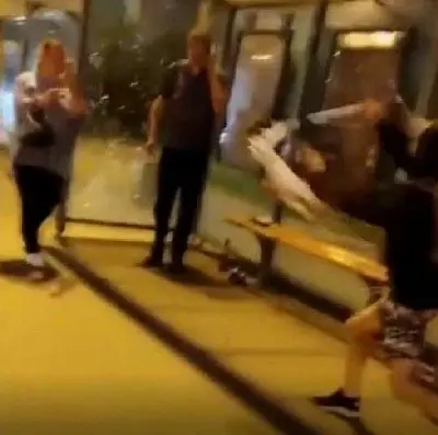 в питере группа школьников избила семейную пару (видео) - Сайт Газеты «Совершенно Секретно»