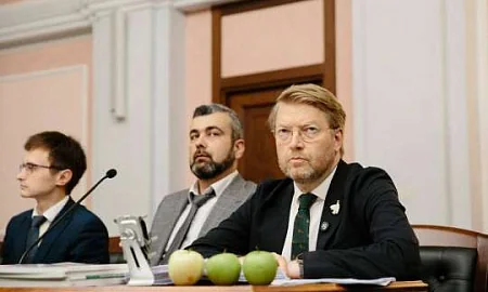 Верховный суд снял «Яблоко» с выборов в Госдуму по иску партии «Родина»