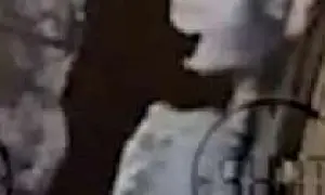 Аспирант питерского университета разбил окна в военкомате и написал антивоенные лозунги (ВИДЕО)