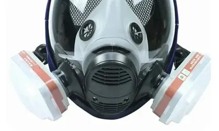 Жители Петербурга пожаловались на химический запах. Что это было?