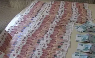 в удмуртии у доцента кафедры, задержанного за взятки, изъяли ₽1,1 млн, две машины и 11 телефонов (видео) - Сайт Газеты «Совершенно Секретно»