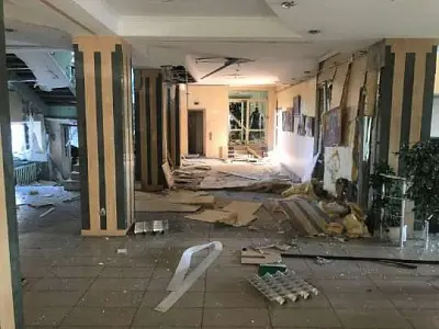 ракета, выпущенная из himars, уничтожила часть здания администрации донецка (видео) - Сайт Газеты «Совершенно Секретно»