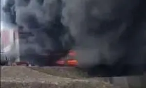 С огнём борется 101 спасатель: в Мурманской области горит цех Кольской ГМК (ВИДЕО)