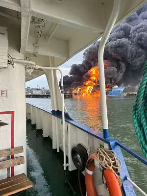 паром, поврежденный в результате атаки всу, затонул в акватории порта  - Сайт Газеты «Совершенно Секретно»