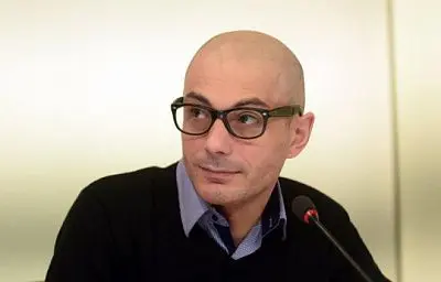 гаспарян уверен, что навальный еще давно организовал собственную «фабрику троллей» - Сайт Газеты «Совершенно Секретно»