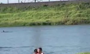 В Архангельске парочка занялась сексом в озере на глазах у отдыхающих (ВИДЕО)