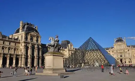 Французский телеканал TF1 опубликовал кадры ограбления Лувра