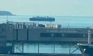 Сухогруз из Камеруна запросил о спасоперации: в машинное отделение начала поступать вода (ВИДЕО)