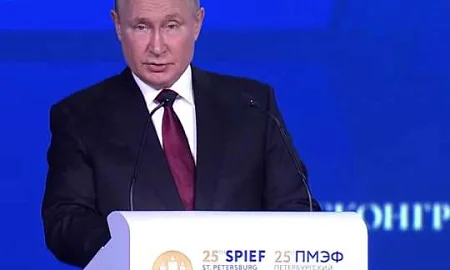 «Слухи о моей смерти слишком преувеличены»: Путин выступил на пленарном заседании ПМЭФ-2022 (ВИДЕО)