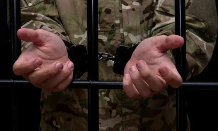 Двух курских подполковников лишили званий и осудили за поборы с участников СВО