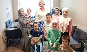 Чиновники из ХМАО бесплатно собрали детей мигрантов в школу