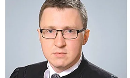 Судью уволили за донаты «Фонду Ройзмана»