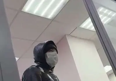 преступник с пистолетом ограбил банк в новокузнецке, но отказался забирать всё - Сайт Газеты «Совершенно Секретно»