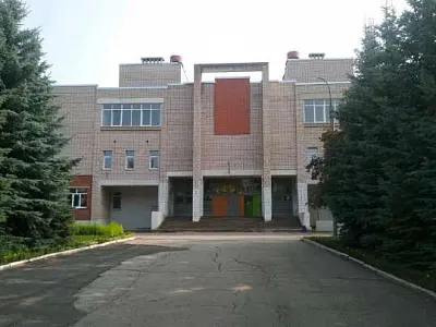 неизвестный в одежде с нацистской символикой устроил массовый расстрел в школе (видео) - Сайт Газеты «Совершенно Секретно»