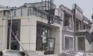 До 40 человек под завалами: украинская армия обстреляла пекарню в одном из городов ЛНР (ВИДЕО)