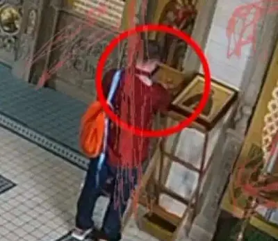 в санкт-петербурге набожный вор перекрестился и обокрал храм почти на 400 тысяч рублей (видео) - Сайт Газеты «Совершенно Секретно»