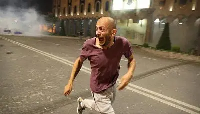 грузинская оппозиция устроила массовый митинг у здания парламента - Сайт Газеты «Совершенно Секретно»