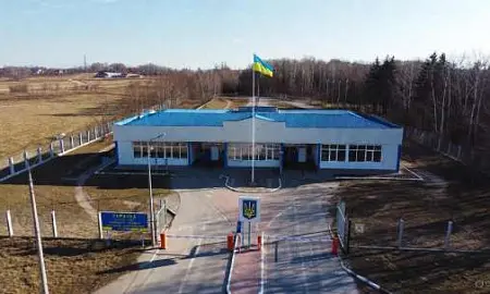 Украина приостановила работу всех пунктов пропуска через границу