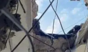 За пару минут 40 ракет: при обстреле центра Донецка пострадало множество зданий (ВИДЕО)