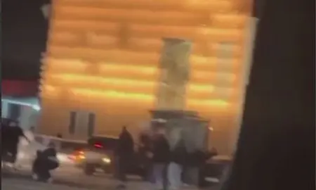 На Кубани лихач наехал на двух парней и врезался в чужое авто