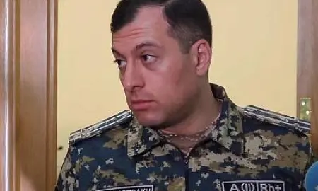 Суд в Петербурге объявил в розыск сбежавшего с заседания экс-чиновника Авакяна