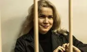 Суд оставил журналистке неизменным срок содержания в СИЗО, в котором она вскрыла вены